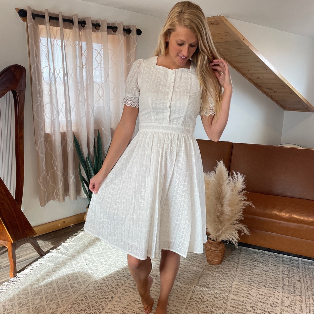 White cotton dress. Size M